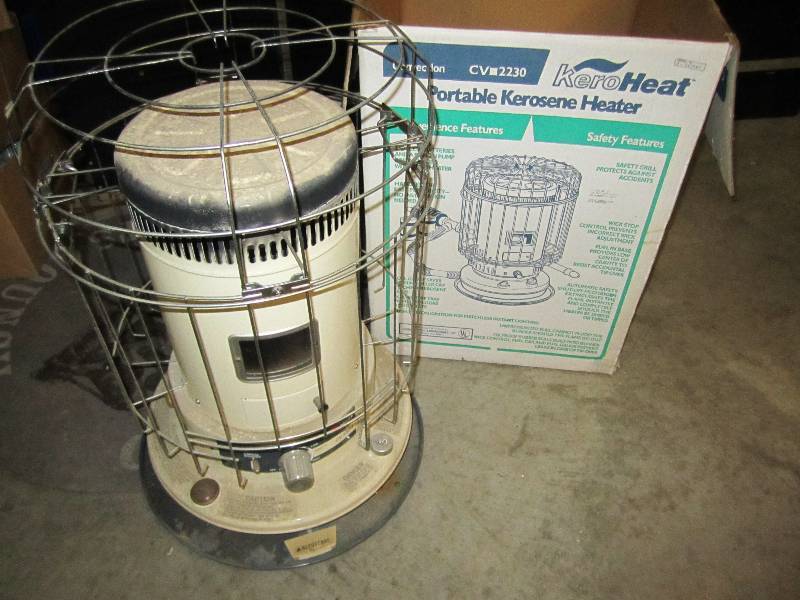 lot 1 image: Convection portable kerosene heater...