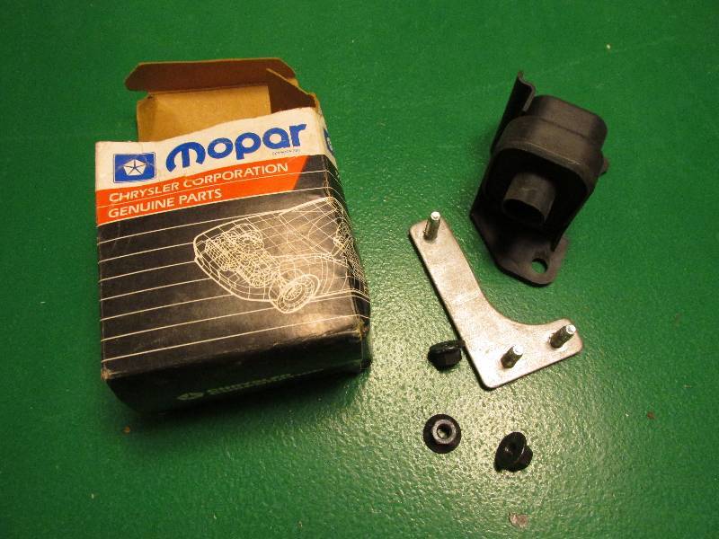 lot 15 image: Mopar sensor, part # 4637513...