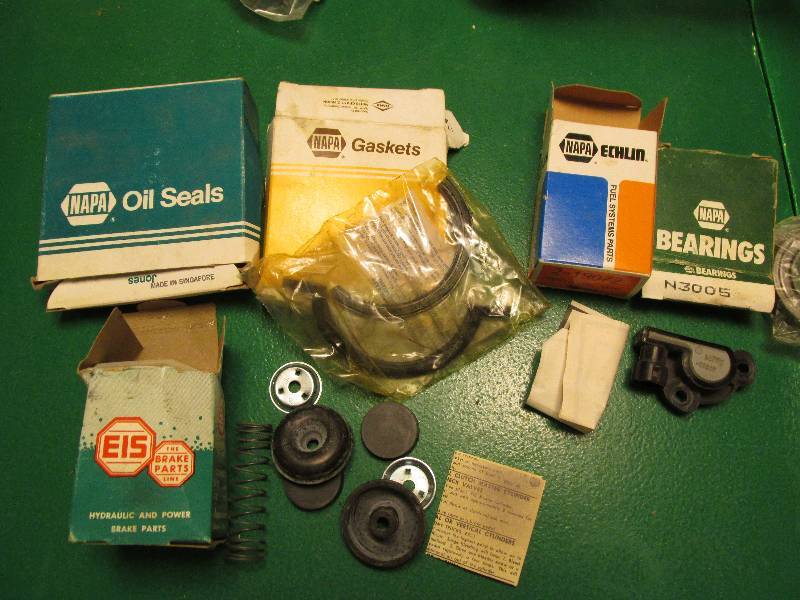 lot 33 image: Oil seal 66853, Bearing N3005, Whee...
