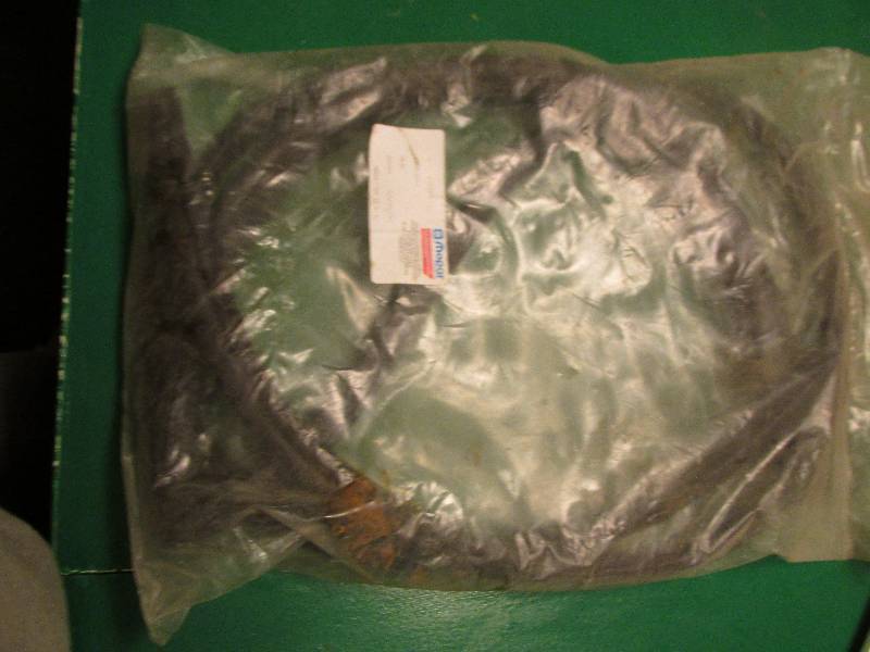 lot 43 image: Mopar door seal, 55052551...