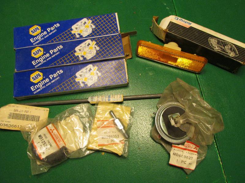 lot 46 image: 3 engine rods NAPA 4215-4187, Mopar...