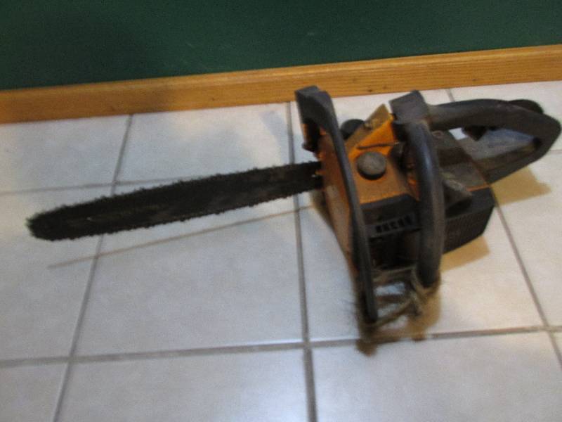 lot 50 image: Montgomery Ward chainsaw...