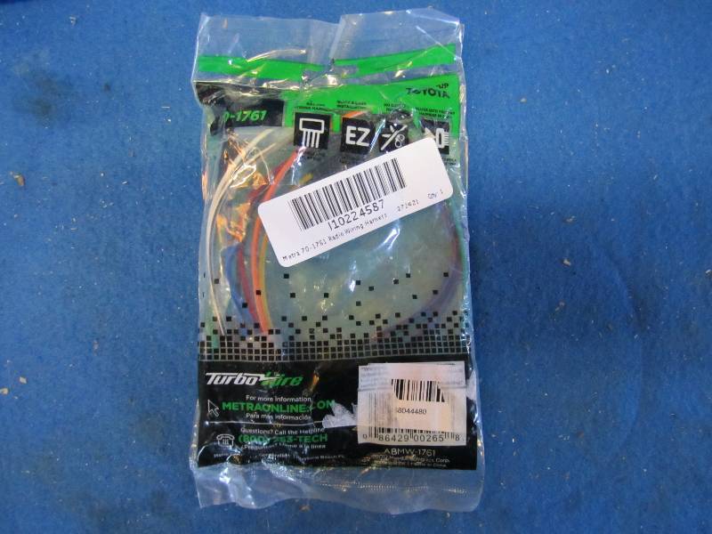 lot 63 image: metra 70-1761 Radia Wiring Harness ...