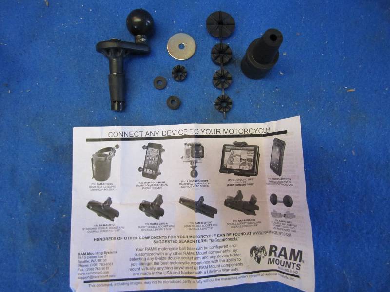 lot 71 image: Ram mount motorcycle fork stem bas ...