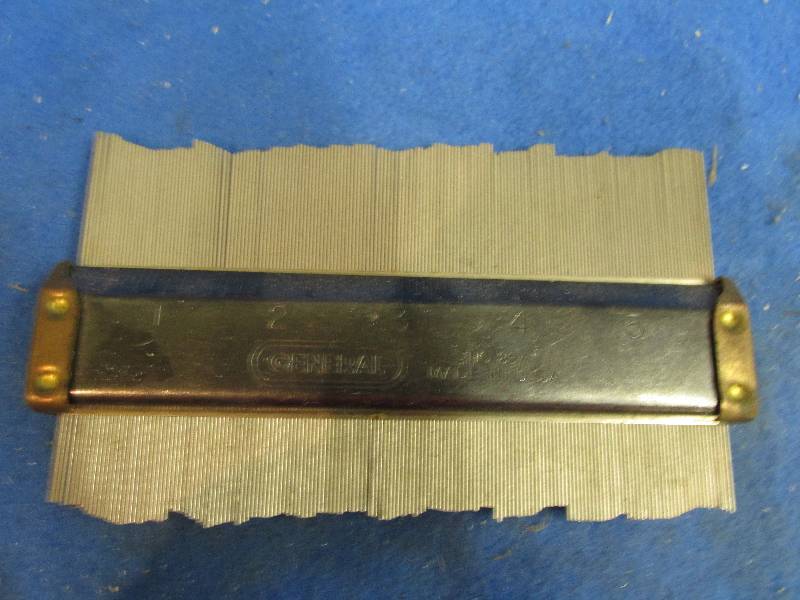 lot 108 image: General leveler with 5 measuring ...