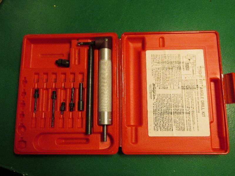 lot 122 image: Blue Point tight fit angle drill ki...