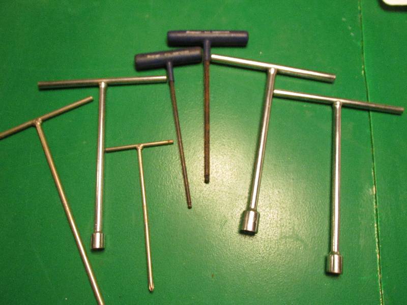 lot 135 image: Lot of T-Handle drivers...