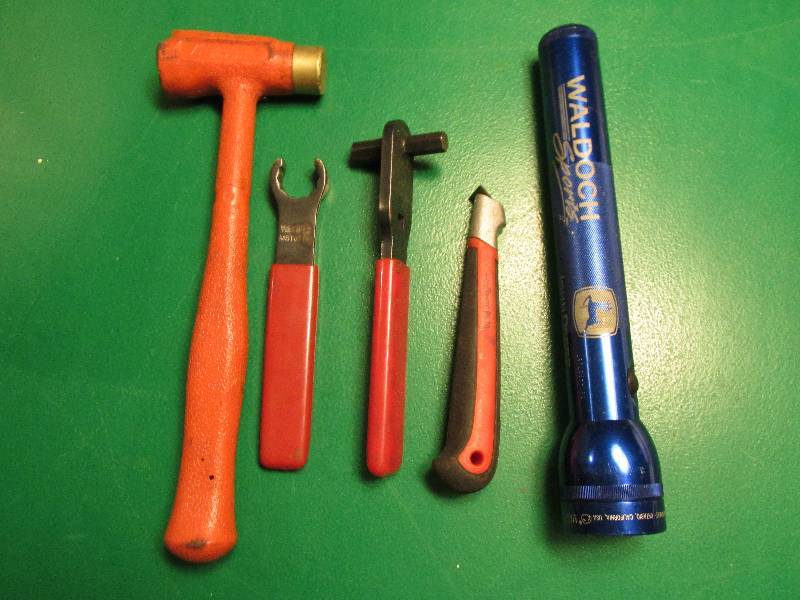 lot 137 image: Lot of specialty tools...