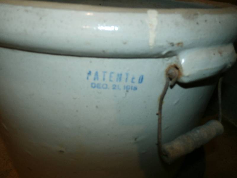 Redwing crock 12 gallon tat# Dec 21, 1915 (1 Hairline crack)