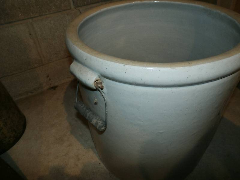 Redwing crock 10 gallon (NO cracks)