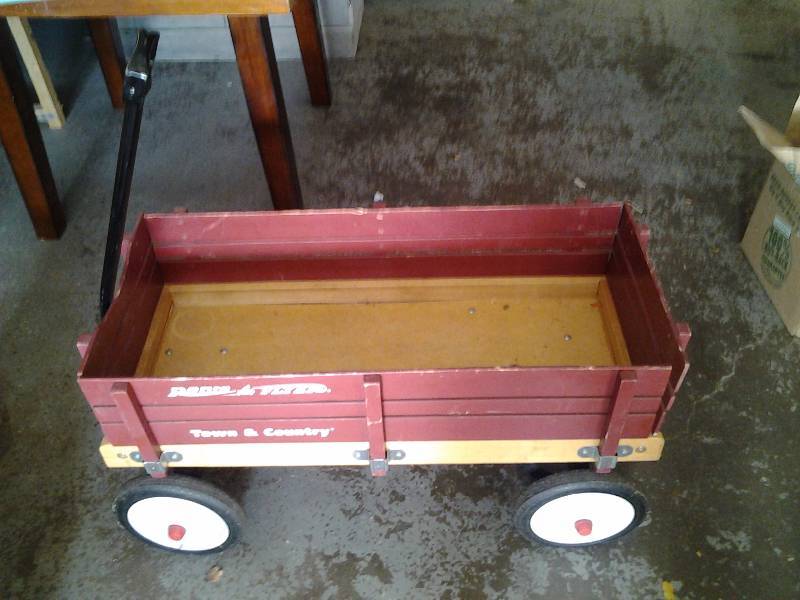 Radio Flyer Town & Country Wagon