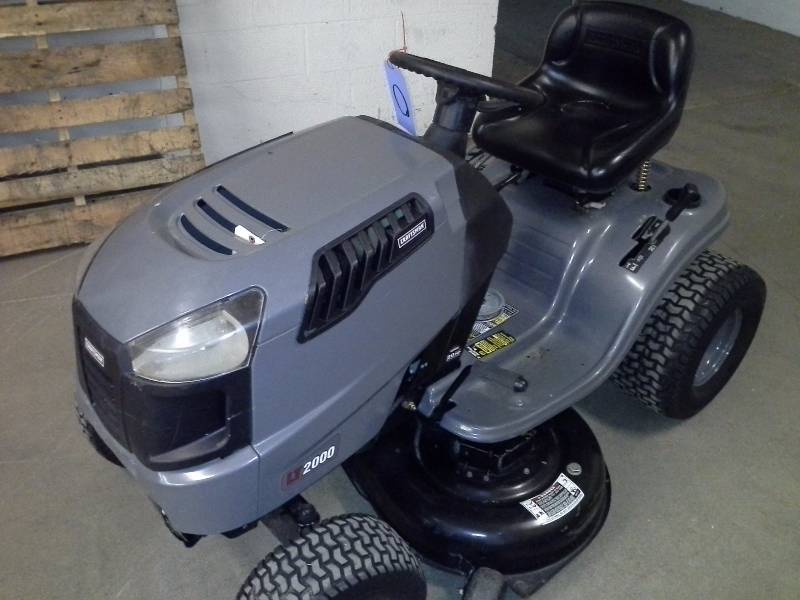 Craftsman LT2000 Riding Mower