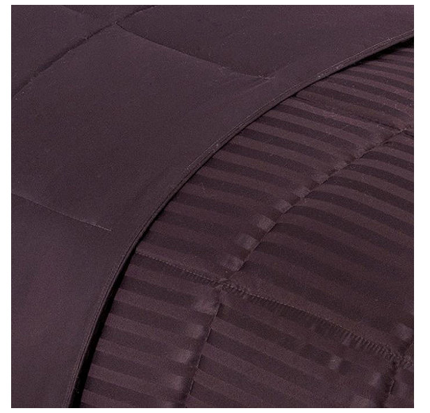 lot 16 image: Grand Down Down Alternative Reversible King Blanket