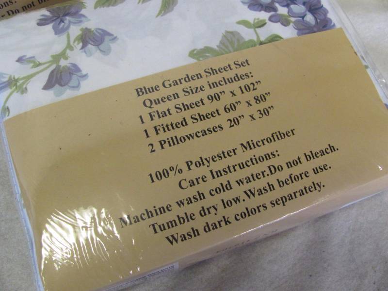 lot 48 image: Lot of 2 Queen Size Microfiber Sheet Sets