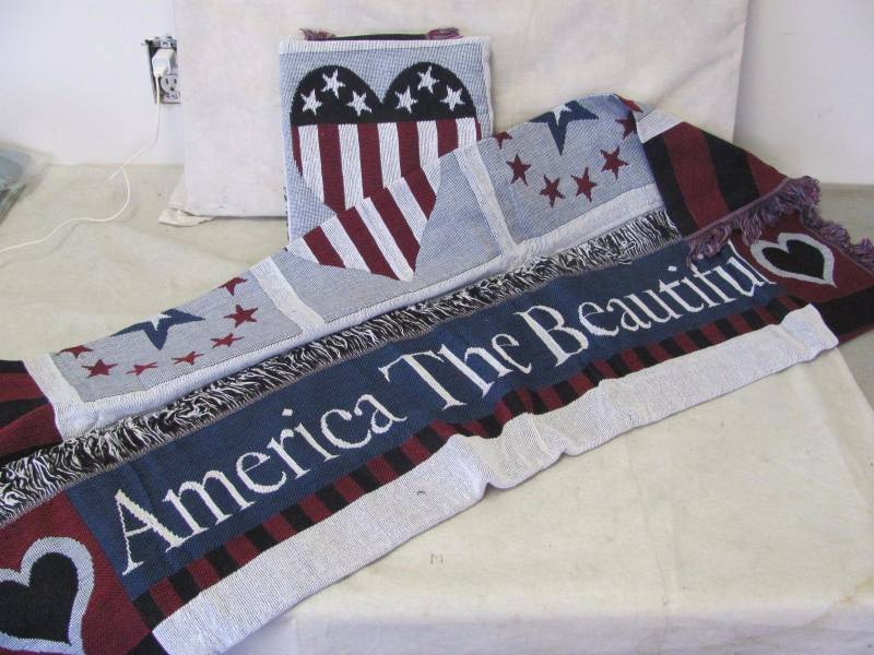 lot 49 image: Lot of 2 Patriotic Tapestry Throws