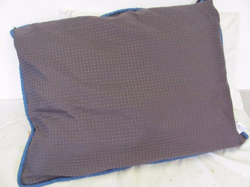 lot 55 image: Odor Neutralizing 27 X 36 Pet Pillow