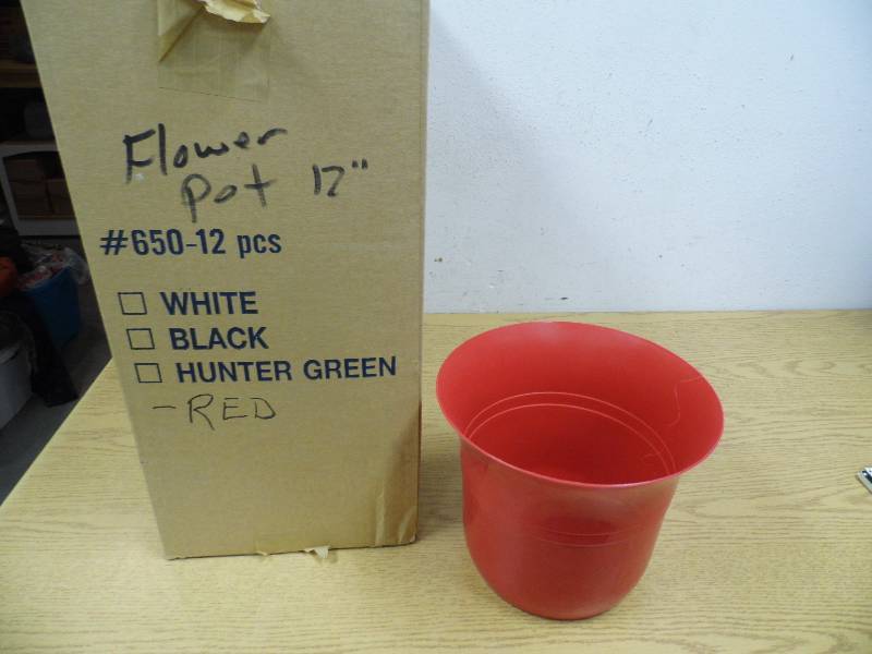 12 Flower Pots  Buckets