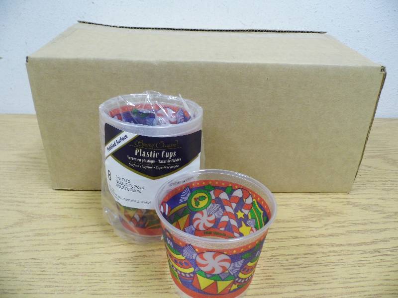 9 oz Plastic Cups - Holiday Goodies