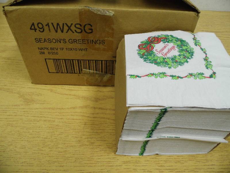 Seasons Greeetings - Wreath Cocktail Napkins