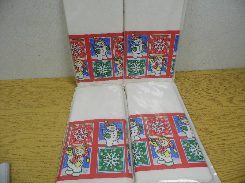 4 Snowmen Paper Table Cloths