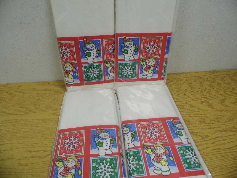 4 Snowmen Paper Table Cloths