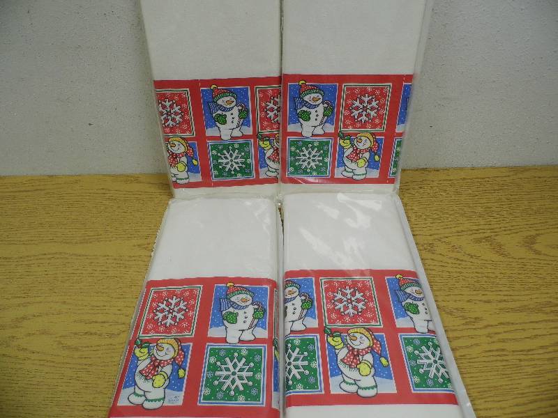 4 Snowmen Paper Table Cloths