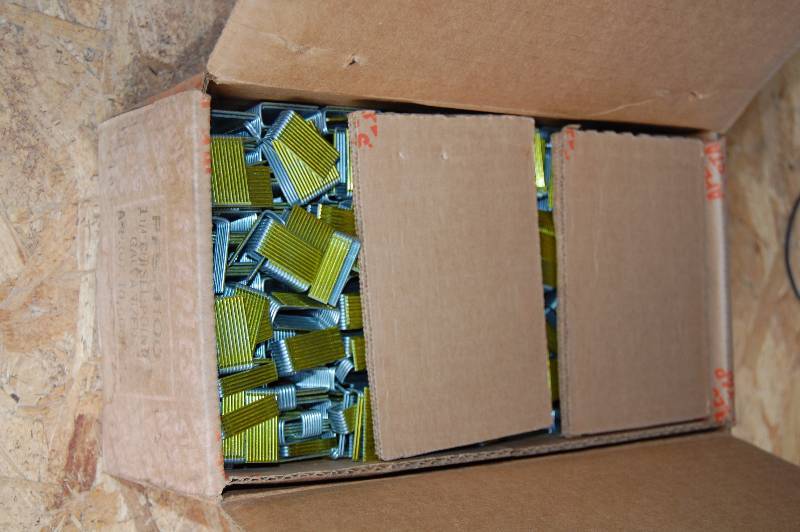 Chisel Point Galvanized Staples