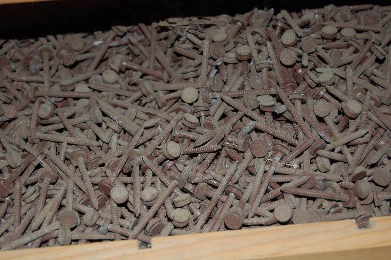 Crate of 2 all weather Nails