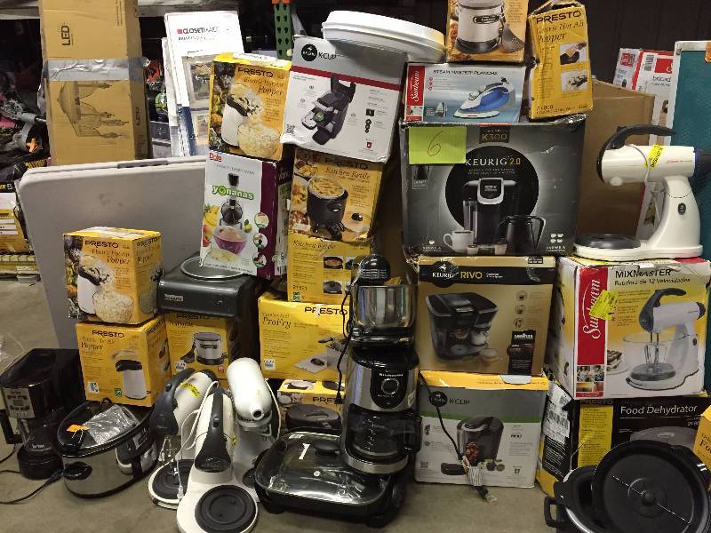 Pallet of assorted  Small appliances - Customer Returns