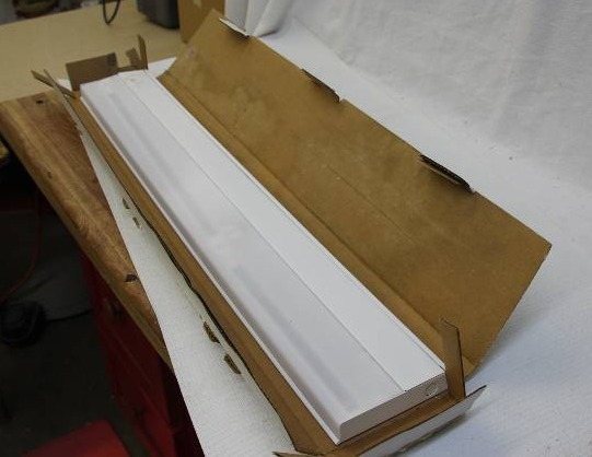 33 Under Cabinet Fluorescent Light Fixture