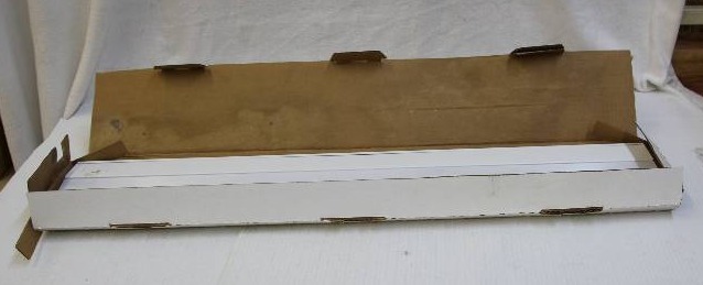 33 Under Cabinet Fluorescent Light Fixture