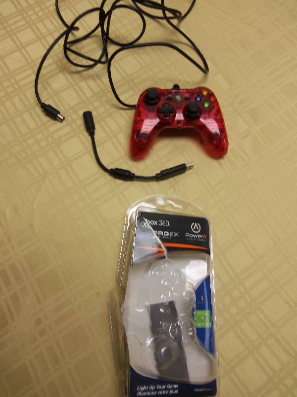 lot 55 image: Xbox 360 Controller
