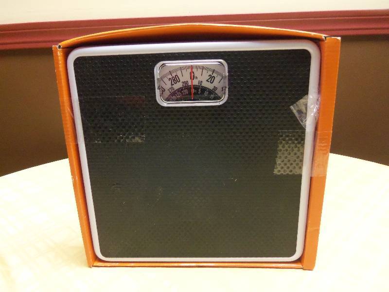 lot 69 image: Taylor Bathroom Scale