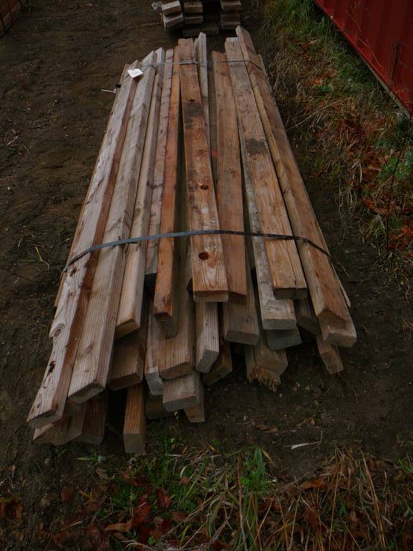 lot 15 image: 40 - 2x4x8 Spruce 8 Mixed