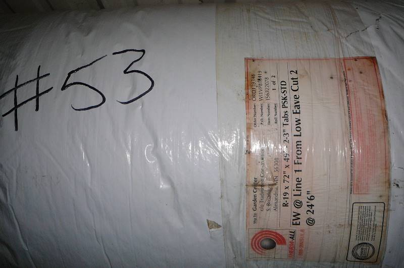 lot 53 image: 1 - Roll 72 x 49 R19 White Faced Building Insulation