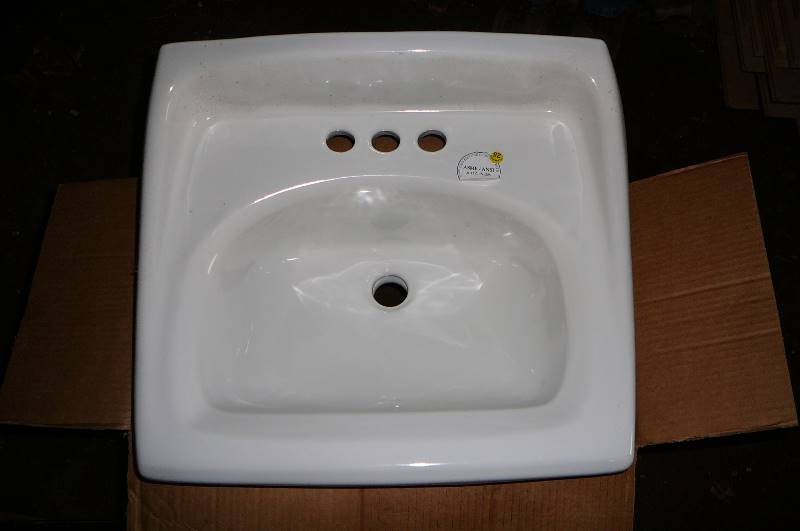 lot 115 image: Wall Hung Sink