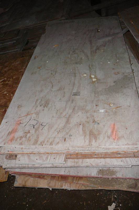 lot 124 image: 27 pcs 12 & 34 Plywood