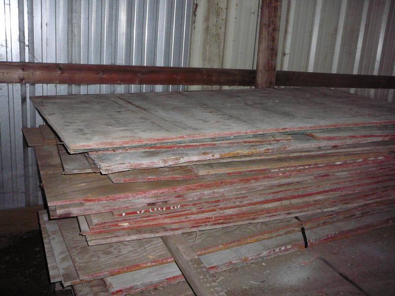 lot 126 image: Mixed Plywood