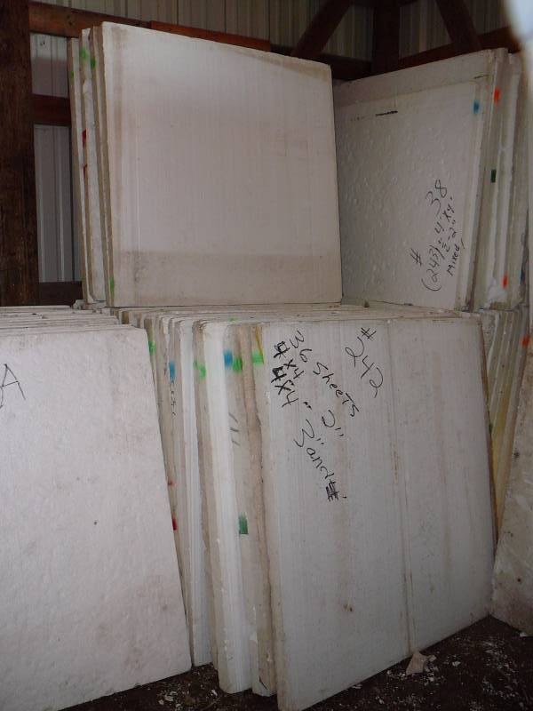lot 242 image: 36 4x4 Sheets of Styrofoam Bead Board
