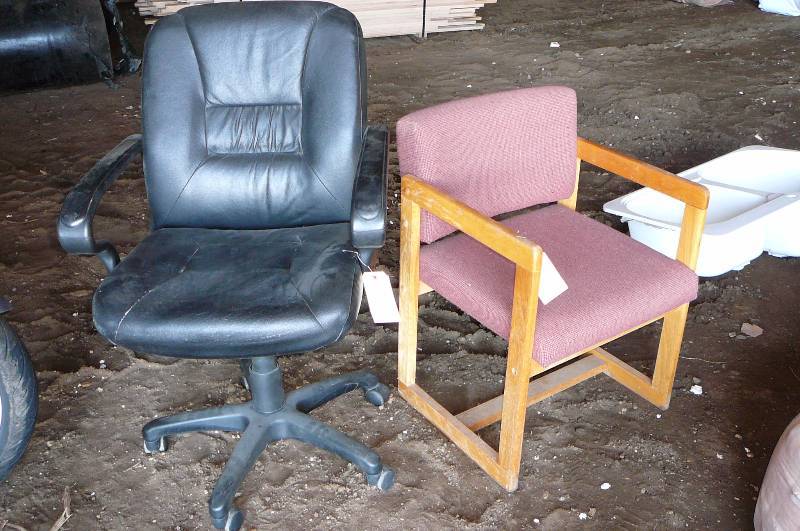 lot 239 image: Office Chairs