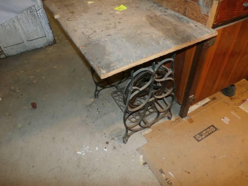 Antique Sewing MachinePlywood top