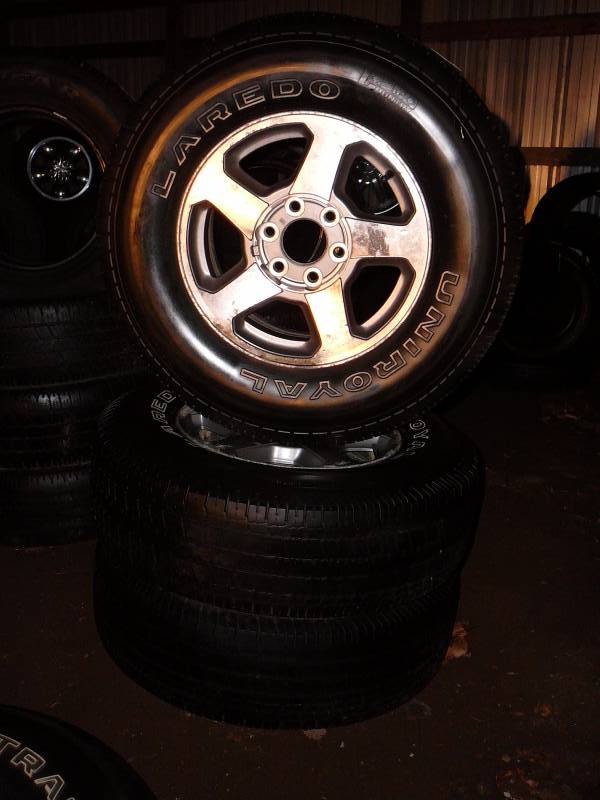 Tires Uniroyal Laredo Tires Mounted on 2005 Chev Trail Blazer Rims 45% Tread