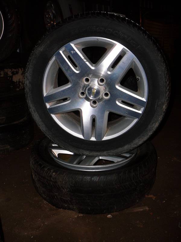 Tires on 2007 Chev Impala Alum Rims (1- Tire is bad