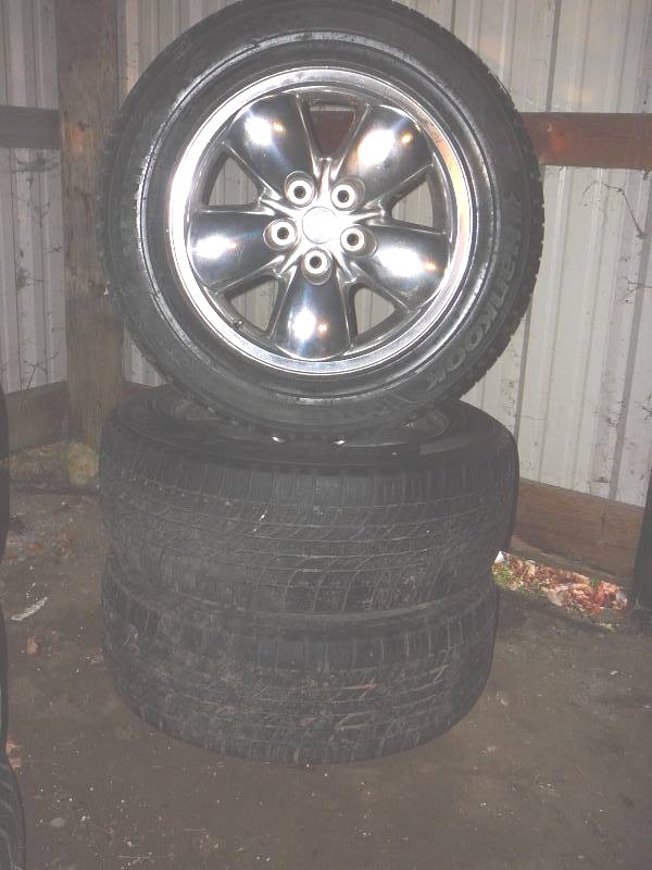 Tires Hankook Ventus AS Mounted on Dodge Ram SLT 4x4 Rims Tread is 50% (1rim is Bad)