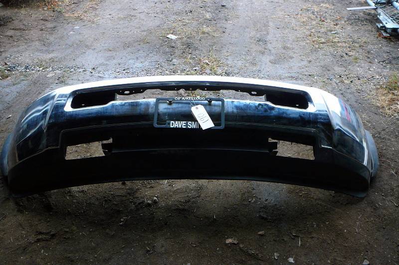 New 2007 - 2013 Chev 34 or 1 Ton Front Bumper Complete and nice