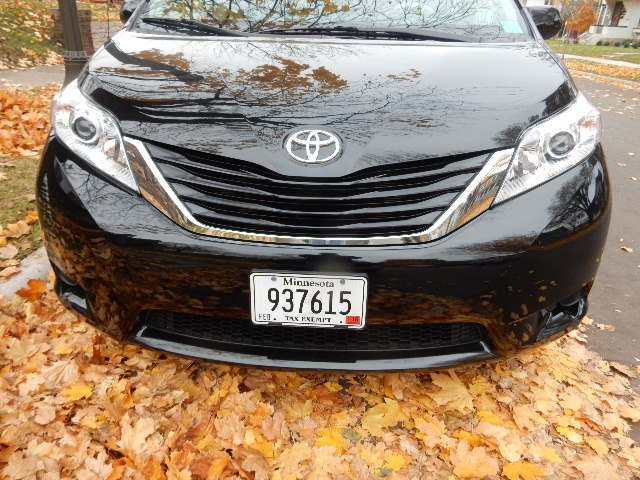 2011 TOYOTA SIENNA LE