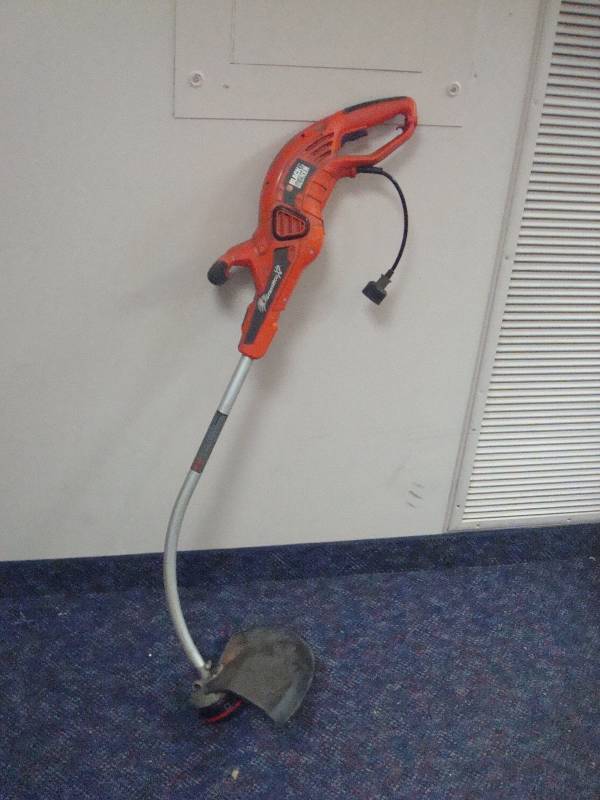 Black And Decker Weed Whipper, Works