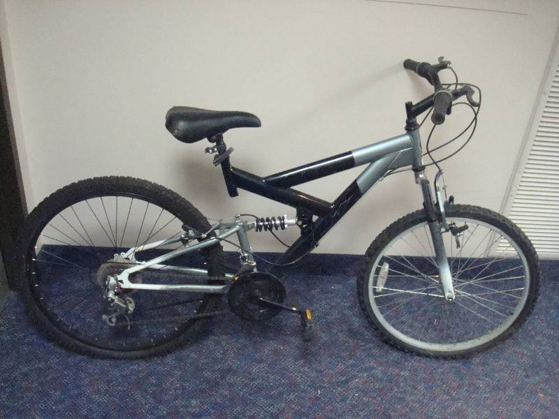 Multi Gear Mountain Bike, May Need Light Maintenance
