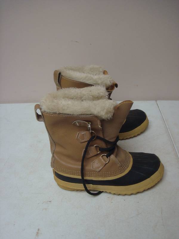 Pair Of Sorel Snow Boots, Size 7