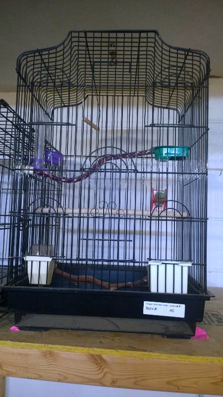 lot 40 image: Medium Bird Cage